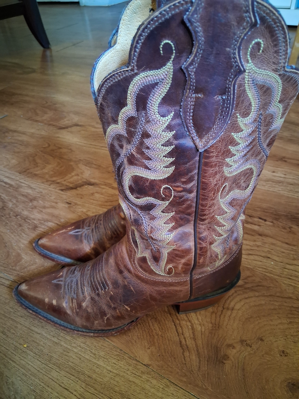 Justin Boots Brown & Tan Woman's Western Cowboy Boots - Picture 3 of 9